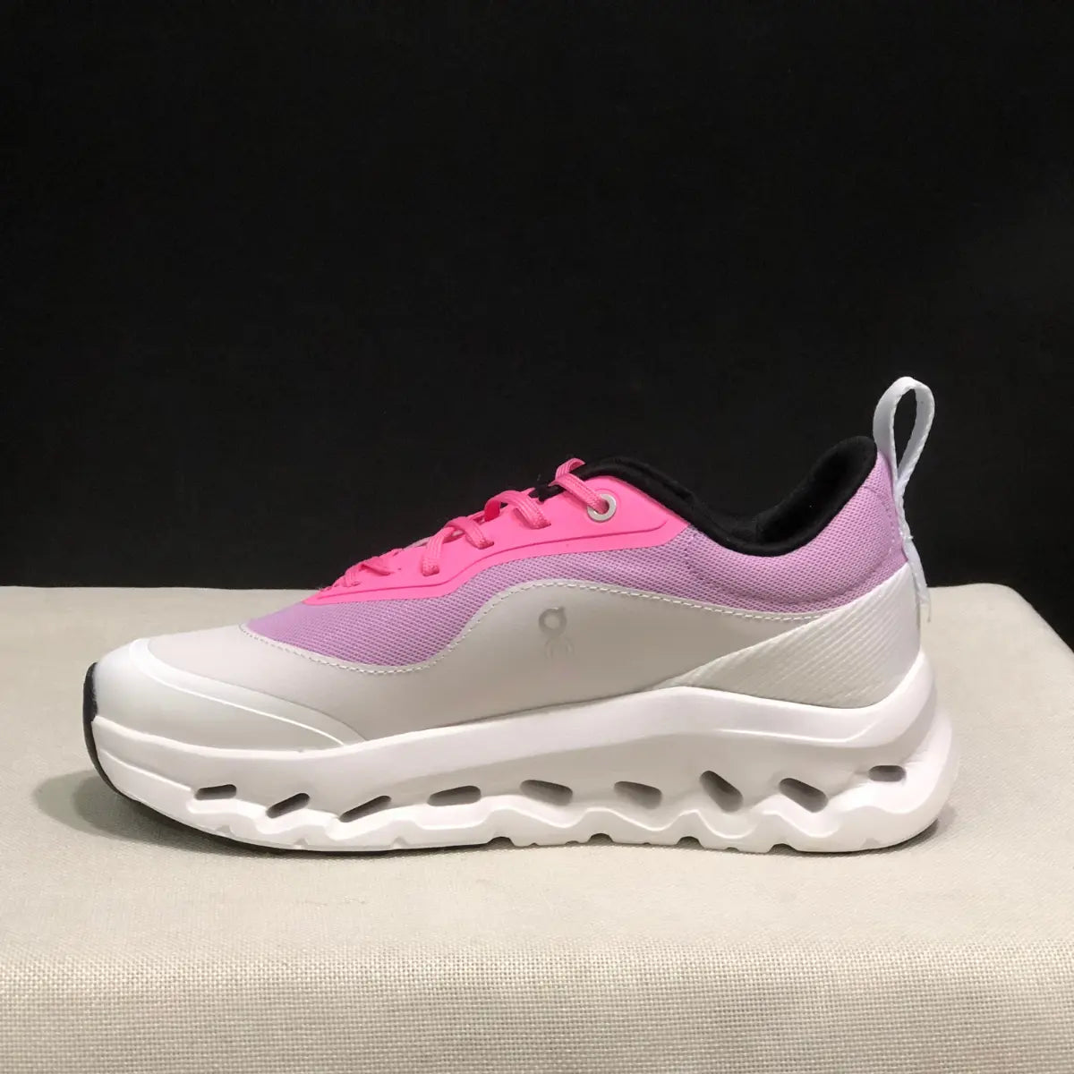 On Cloud × Loewe — Cloudtilt Blanc et Rose Ma boutique