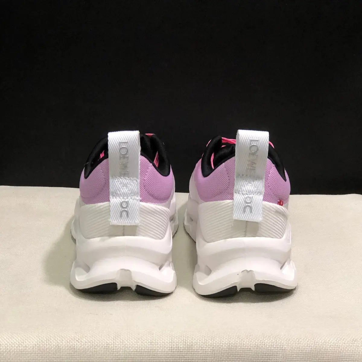 On Cloud × Loewe — Cloudtilt Blanc et Rose Ma boutique
