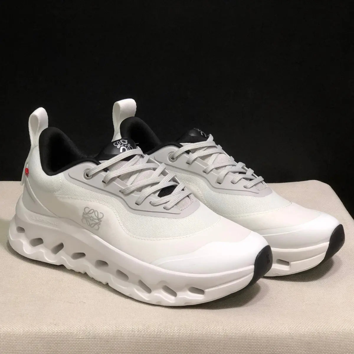On Cloud × Loewe — Cloudtilt White and Black Ma boutique