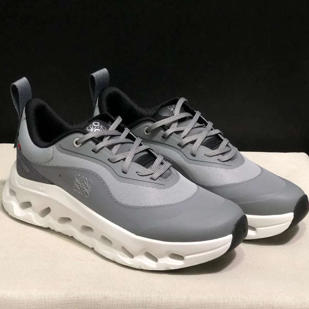 On Cloud × Loewe — Cloudtilt Gris Ma boutique