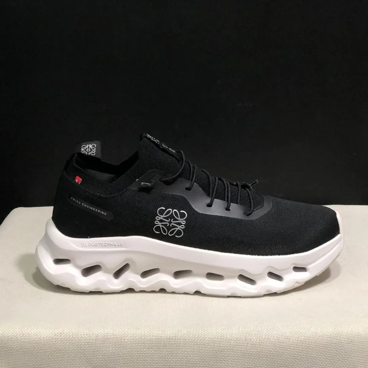 On Cloud × Loewe — Cloudtilt Noir et Blanc 2.0 Ma boutique