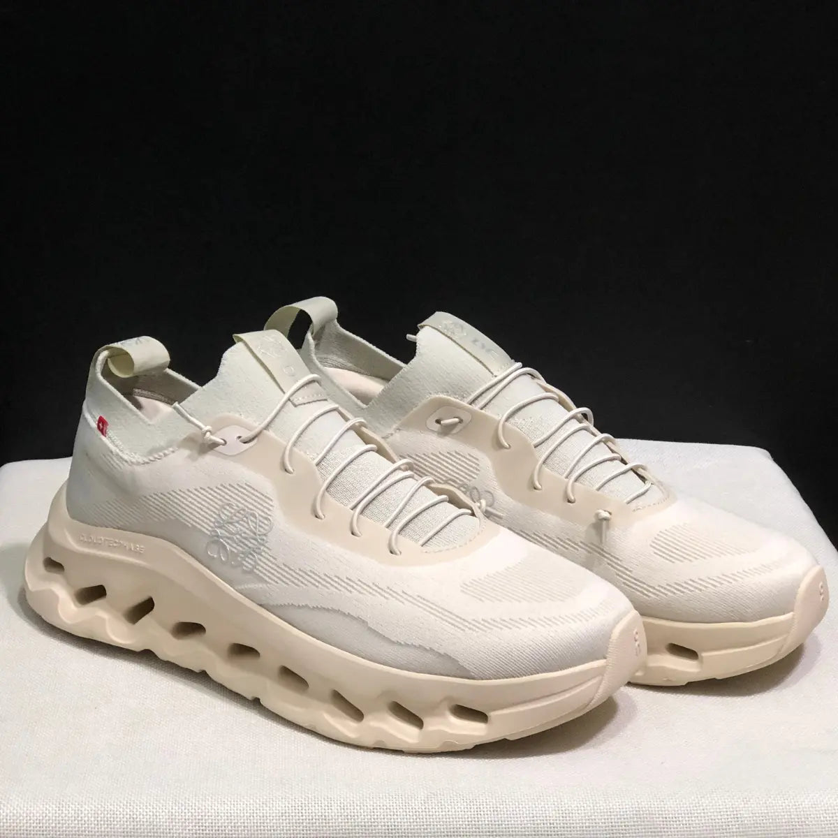 On Cloud × Loewe — Cloudtilt Crème 2.0 Ma boutique