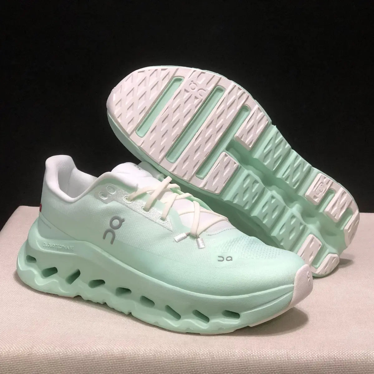 Cloudtilt - White Mint Ma boutique